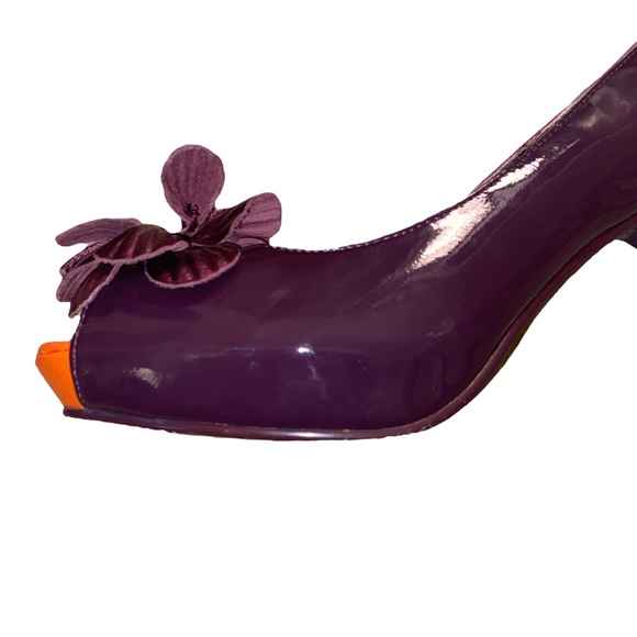 Poetic License Summer Bloom Floral Patent Leather Embellished Lucite Heels - 6.5 - Picture 7 of 16